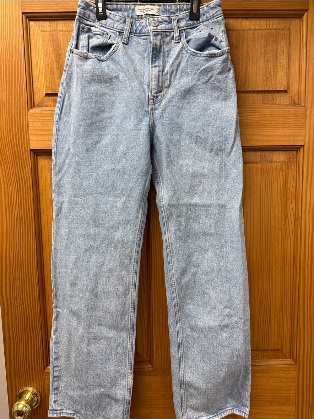 Abercrombie & Fitch Women’s 90s Relaxed Jean High Rise Straight Leg